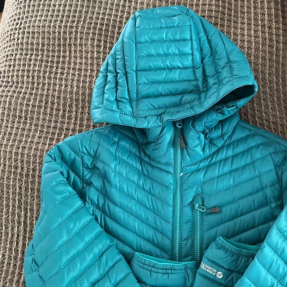 OR down jacket - Picture 4 of 5